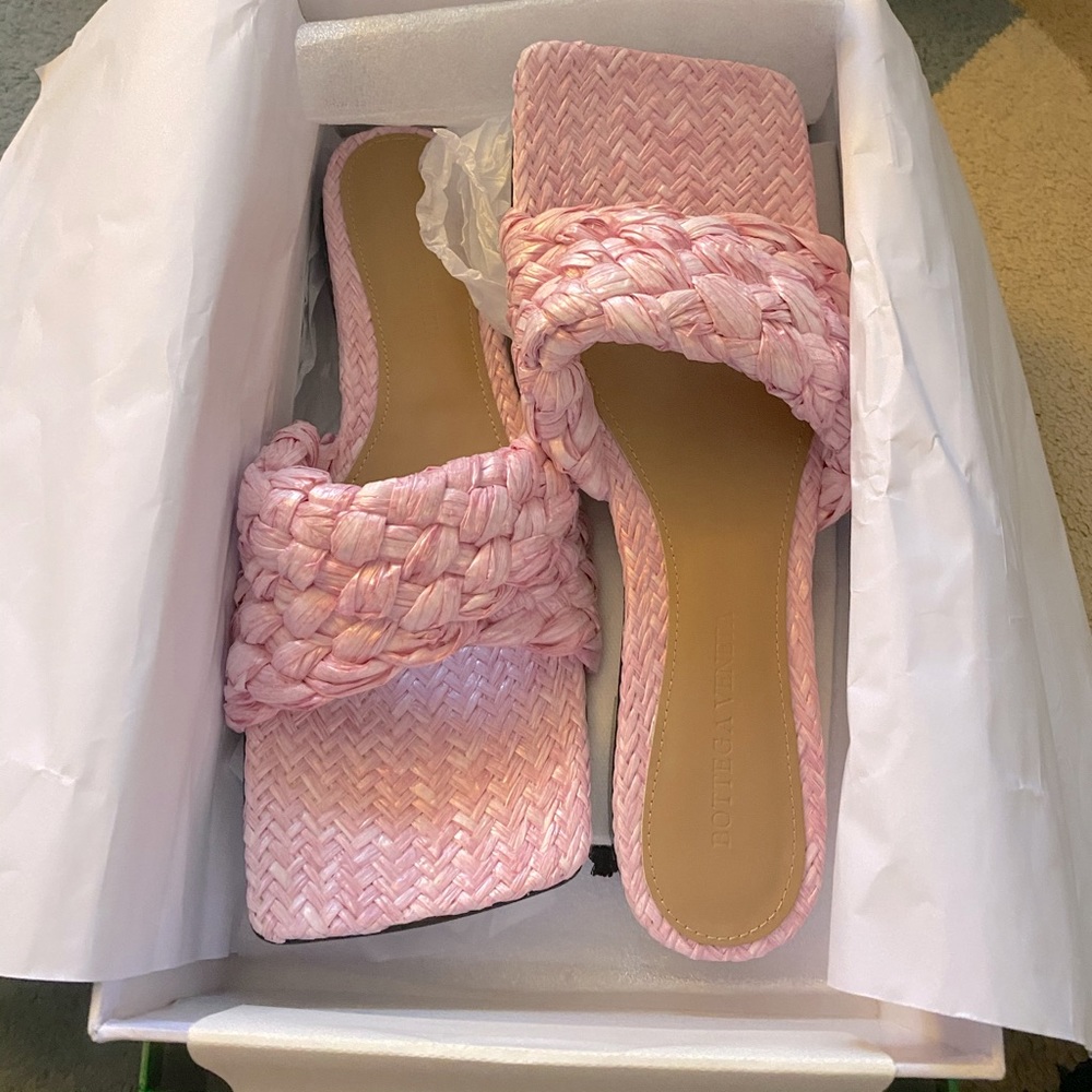 Bottega Veneta Pink Raffia Straw Slides Flops